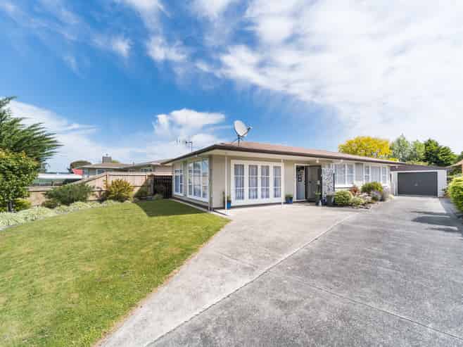 28 Karamea Crescent, Kelvin Grove