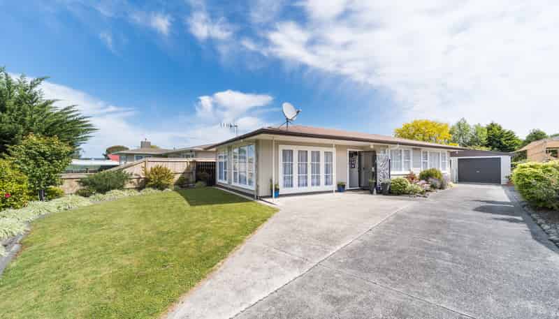 28 Karamea Crescent, Kelvin Grove