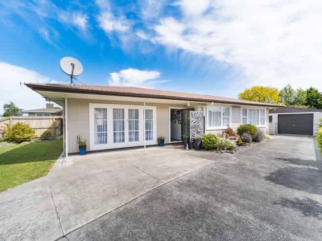 28 Karamea Crescent, Kelvin Grove