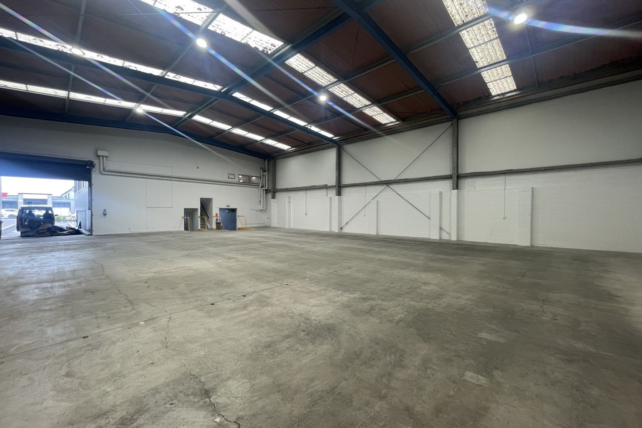 Trade Retail - Massive Exposure | AVAILABLE NOW - Vista 3