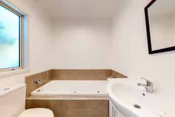 100a Holloway Road, Aro Valley