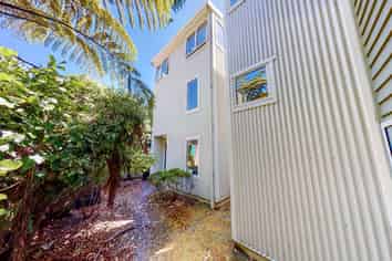 100a Holloway Road, Aro Valley