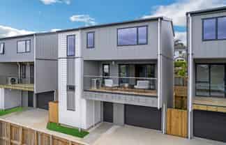 3/49 Northboro Road, Belmont