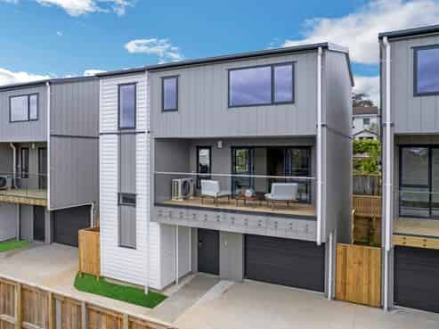3/49 Northboro Road, Belmont
