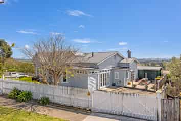 57 Garfield Road, Helensville