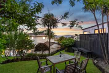 16 Eastcliffe Road, Castor Bay