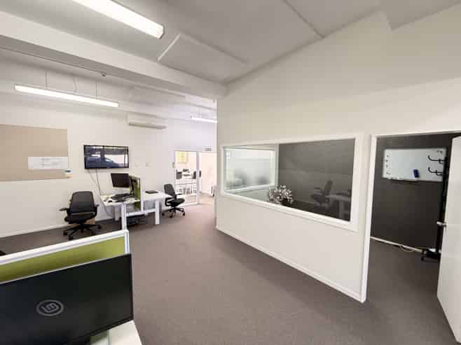 Retail and or office close to amenities!