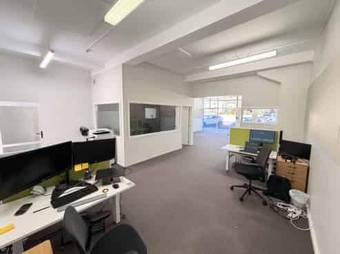 Retail and or office close to amenities!