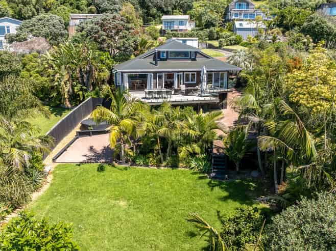 2 Seventh Avenue, Onetangi