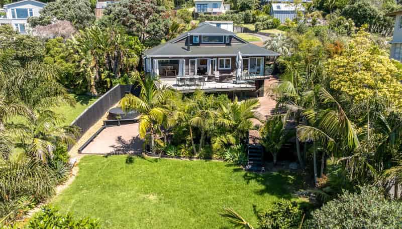 2 Seventh Avenue, Onetangi