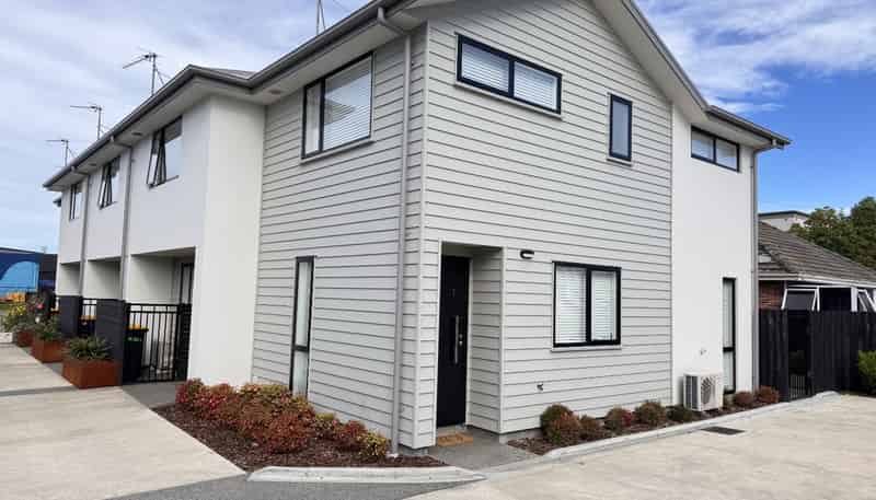 2/84 Blenheim Road, Riccarton