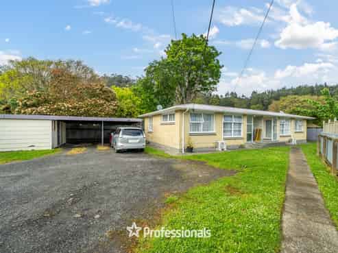 10a and b Poole Crescent, Wainuiomata