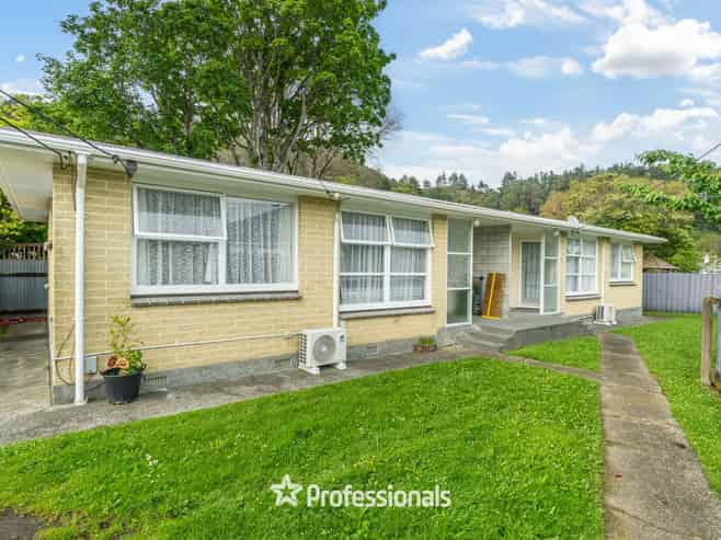 10a and b Poole Cresent, Wainuiomata