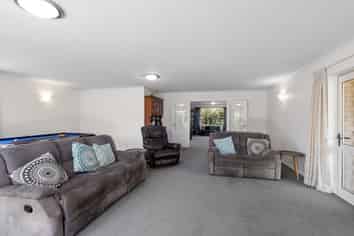 42 Welsford Street, Woodend