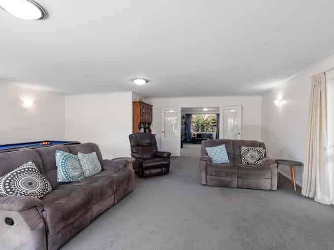 42 Welsford Street, Woodend