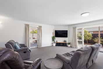 42 Welsford Street, Woodend