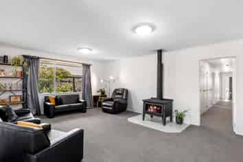 42 Welsford Street, Woodend