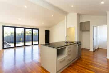 2 Otaki Place , North New Brighton