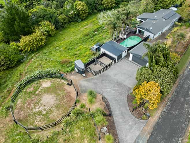 15 Kelland Road, Pollok