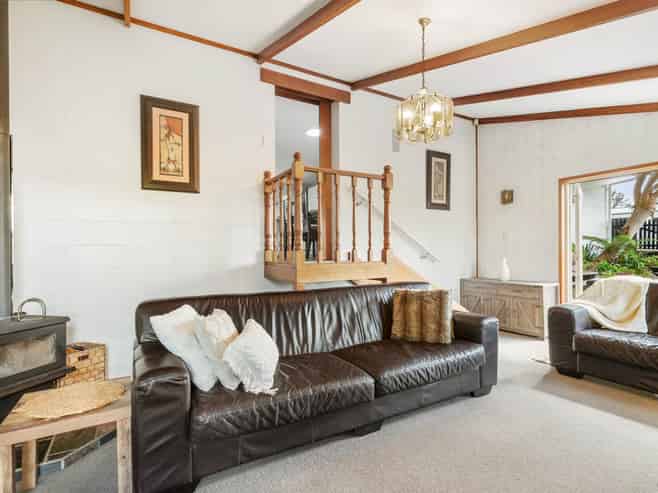 15 Kelland Road, Pollok