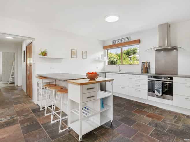 15 Kelland Road, Pollok