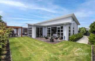 14 Papaumu Green, Parklands