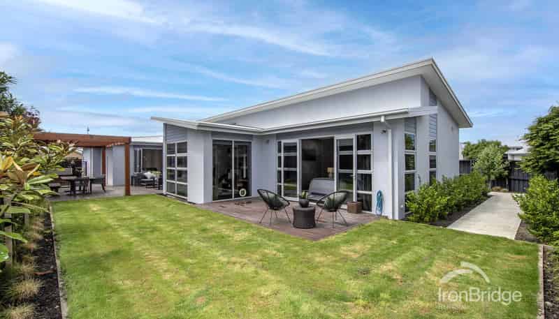 14 Papaumu Green, Parklands