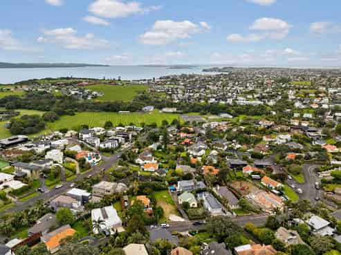 10 Tautari Street, Orakei