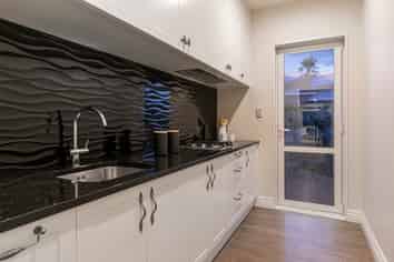 188 Whangaparaoa Road, Red Beach