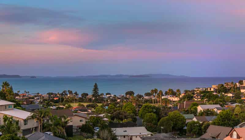 188 Whangaparaoa Road, Red Beach