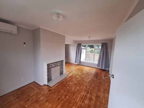 19A Sandra Avenue, Otara