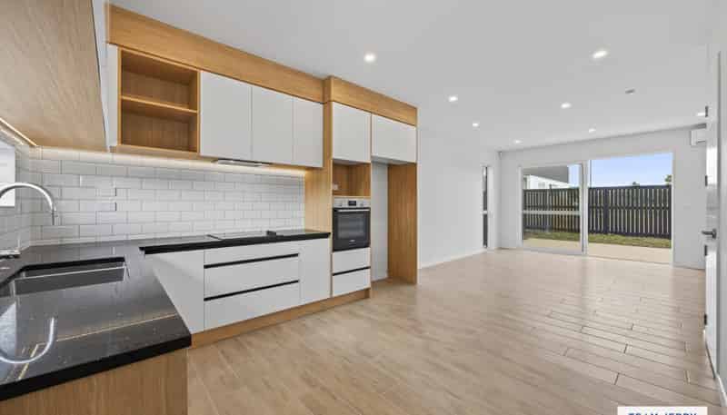 8 Longview Oak Lane, Rosehill