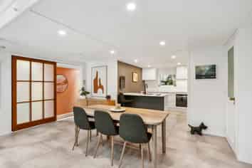 90 Laingholm Drive, Laingholm