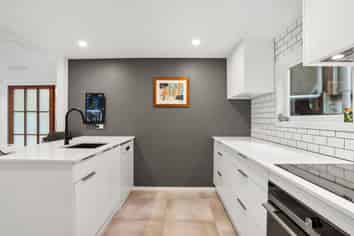 90 Laingholm Drive, Laingholm