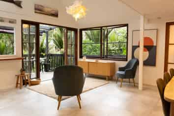 90 Laingholm Drive, Laingholm