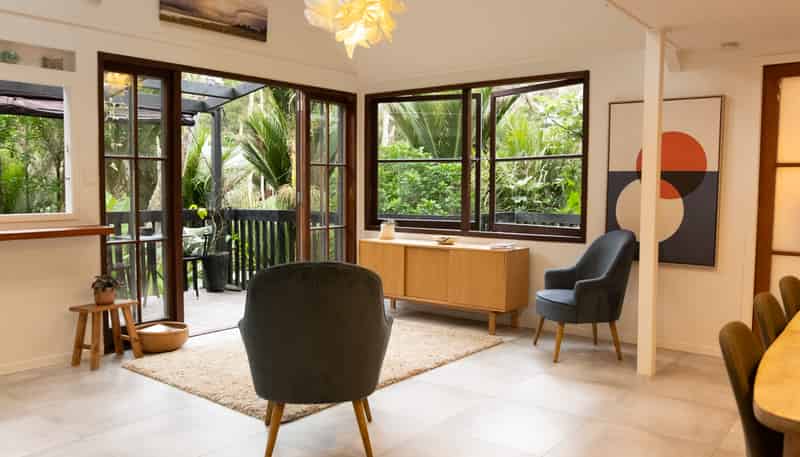 90 Laingholm Drive, Laingholm