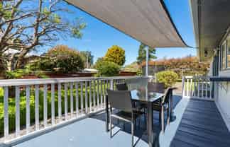 2 Hughan Place, Carterton