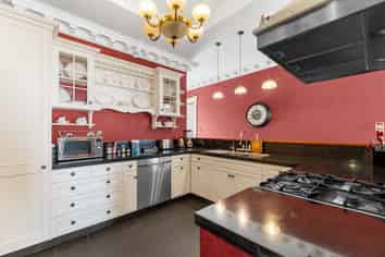 Motivated Vendor – Must Sell!