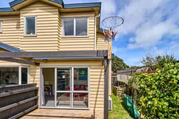 10 Pohutukawa Grove, TITAHI BAY