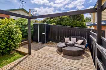 10 Pohutukawa Grove, TITAHI BAY