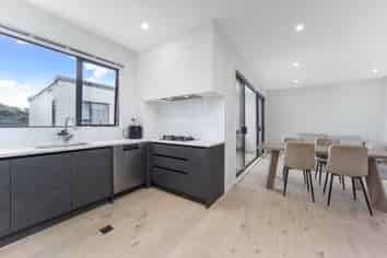 3/26 Long Bay Drive, Torbay