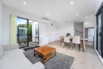 3/26 Long Bay Drive, Torbay