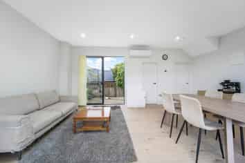 3/26 Long Bay Drive, Torbay