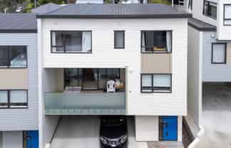 3/26 Long Bay Drive, Torbay