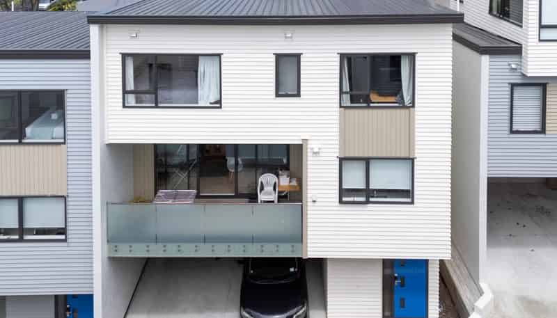 3/26 Long Bay Drive, Torbay