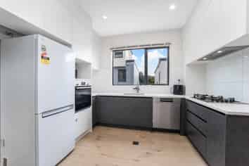 3/26 Long Bay Drive, Torbay