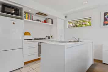 1/296 Innes Road, Saint Albans