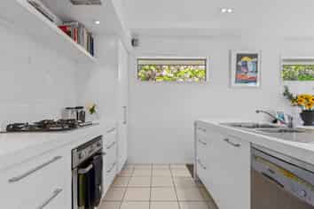 1/296 Innes Road, Saint Albans