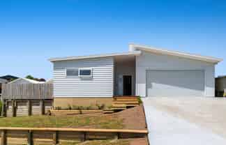 35 Hewson Drive, Snells Beach