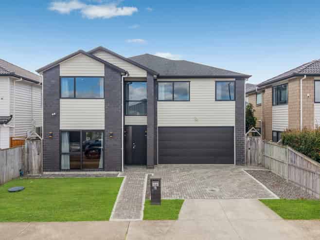 32 Carrygawley Road, Flat Bush